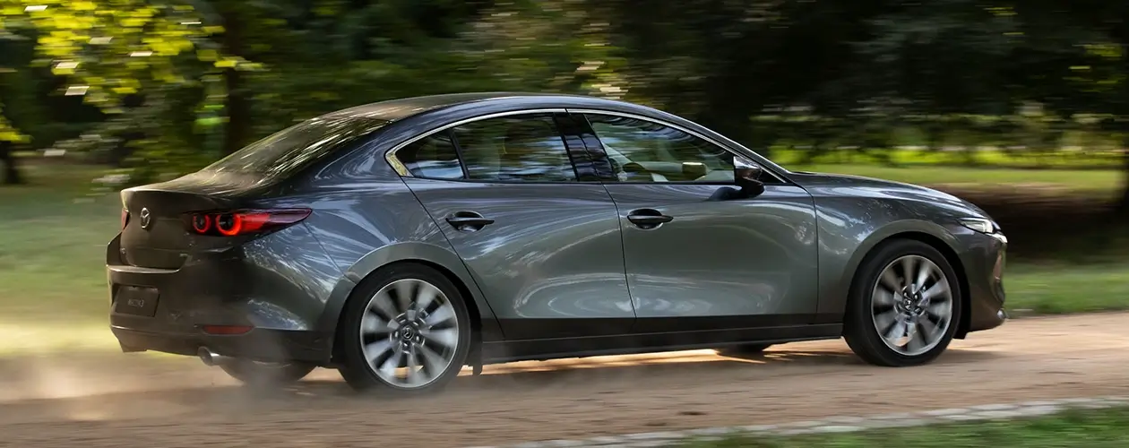 Sedán Japonés con Tecnología Skyactiv 